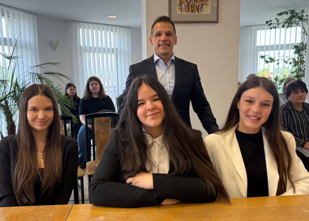 Trzy dziewczyny i jeden mężczyzna 