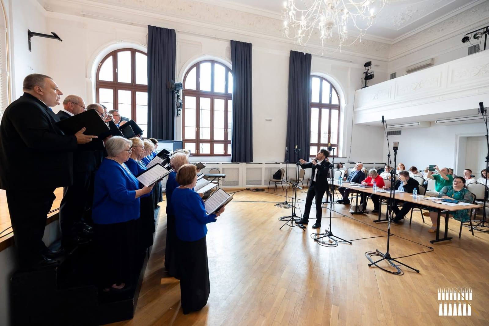 Osoby znajdujące się w pomieszczeniu